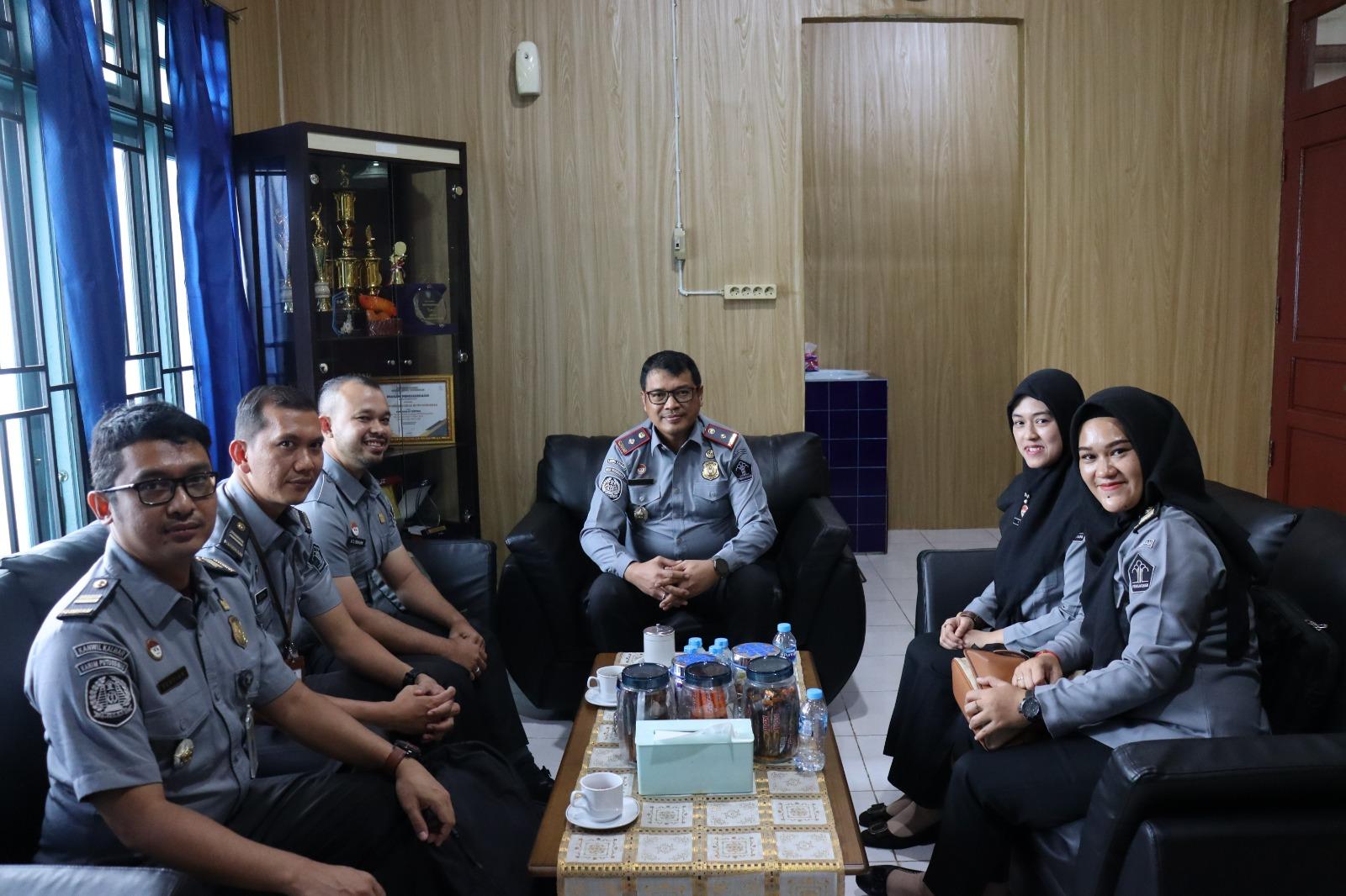 Kanwil Kemenkumham Kalbar Lakukan Monev Pengelola Keuangan dan BMN Imigrasi Putussibau