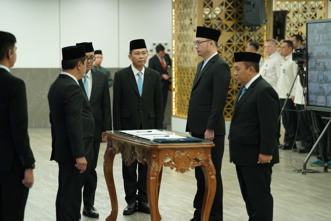 Lantik Dirjen Imigrasi serta Staf Ahli Menteri Bidang Pelayanan Publik dan Reformasi Hukum 3