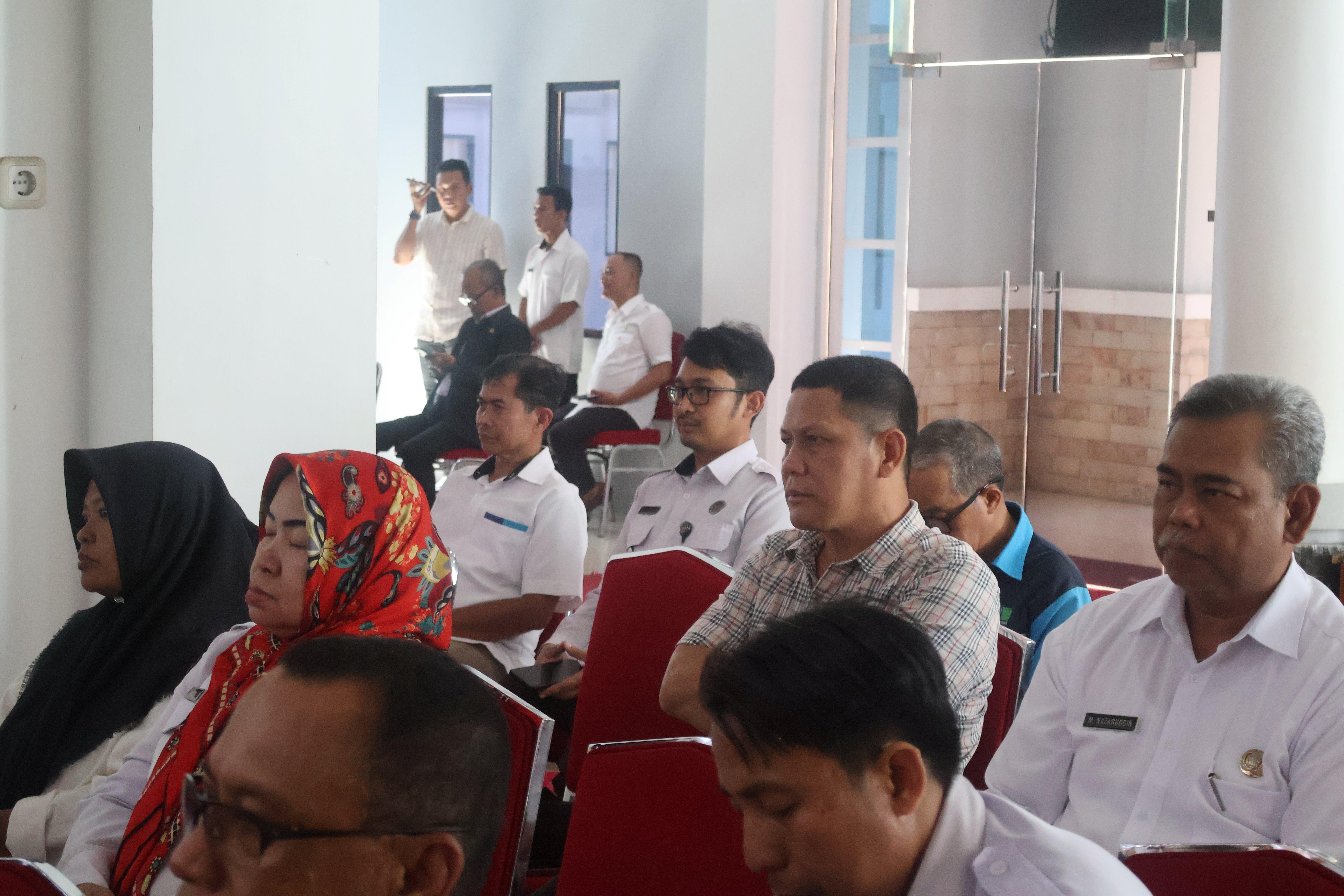 imigrasi putussibau hadiri rapat paripurna dprd 2